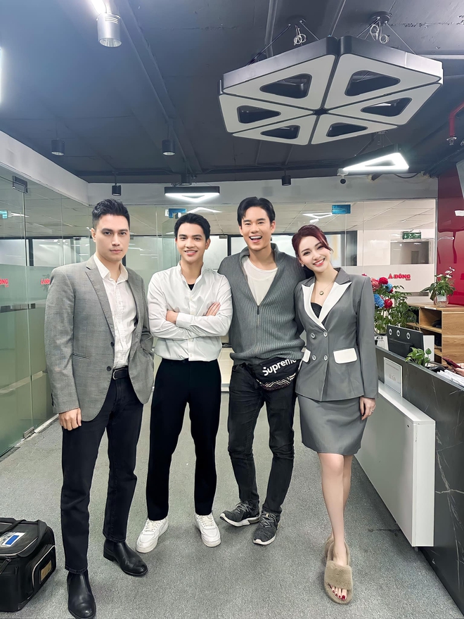 Mỹ nhân phim Việt giờ vàng khiến netizen “mất ngủ” vì xinh như lai Tây, át vía nữ chính nhờ lên đồ quá đẹp - Ảnh 10.
