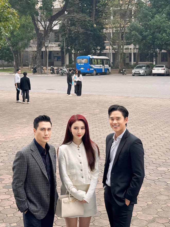 Mỹ nhân phim Việt giờ vàng khiến netizen “mất ngủ” vì xinh như lai Tây, át vía nữ chính nhờ lên đồ quá đẹp - Ảnh 9.