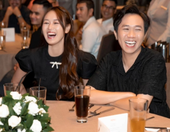 Vợ sắp cưới kém 12 tuổi tiết lộ tính cách đặc biệt của Anh Đức khi yêu - Ảnh 11.