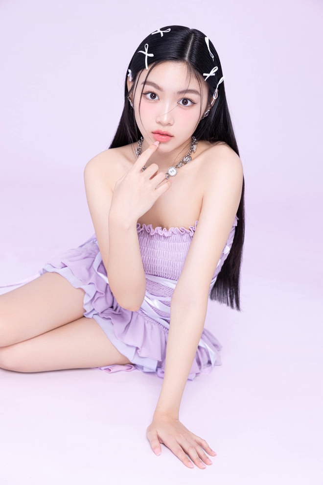 Con gái MC Quyền Linh dự tốt nghiệp cấp 3: Khoe visual trong trẻo, có 1 hành động đặc biệt dành cho bố mẹ - Ảnh 8.