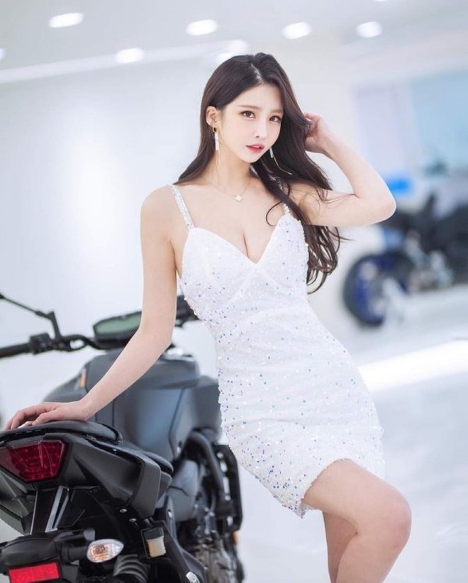 Uẩn khúc đằng sau cái chết của nữ người mẫu 9X: Nội dung khiêu dâm có vấn đề? - Ảnh 4. Uẩn khúc đằng sau cái chết của nữ người mẫu 9X: Nội dung khiêu dâm có vấn đề? - Ảnh 4.