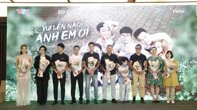 Mỹ nhân phim Việt xuống sắc đến không nhận ra trong phim mới, thay đổi kiểu tóc mà bị chê già đi vài tuổi - Ảnh 1.