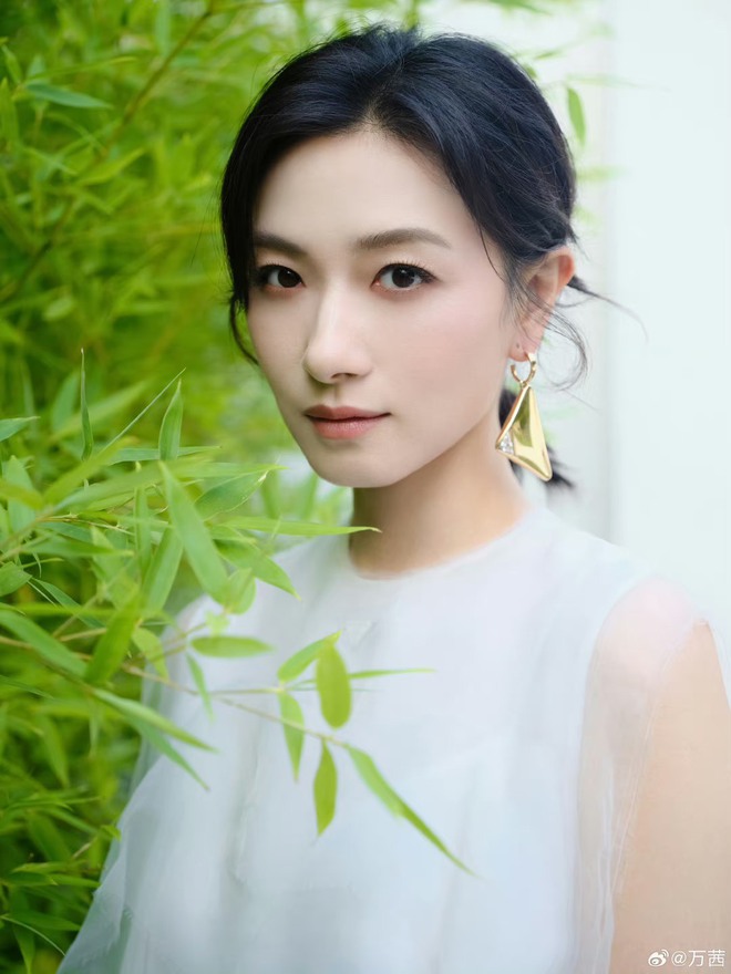 Sao nữ gen Z bị tố là tiểu tam, thản nhiên cùng chồng mỹ nhân Câu Chuyện Hoa Hồng vào khách sạn - Ảnh 4.