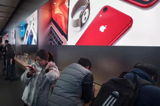 Thật trớ trêu, Apple cũng mua phải iPhone giả trong suốt 10 năm, thiệt hại hơn 300 tỷ đồng! - Ảnh 1.