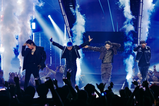 Sốc với lượng người xem một trời một vực của Anh Trai Vượt Ngàn Chông Gai so với đối thủ Anh Trai Say Hi - Ảnh 2.