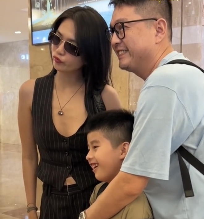 Ngọc Trinh lộ khuyết điểm đáng báo động qua ống kính team qua đường - Ảnh 5. Ngọc Trinh lộ khuyết điểm đáng báo động qua ống kính team qua đường - Ảnh 5.