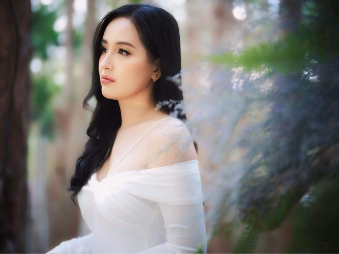 Hoa hậu Mai Phương Thuý xả kho ảnh dự cưới, để lộ món quà đặc biệt Midu - Minh Đạt tặng khách mời - Ảnh 2.