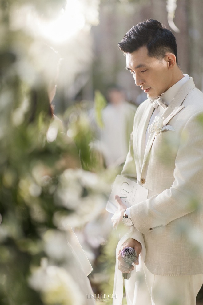 Trọn vẹn ảnh nét căng tiệc cầu hôn của Midu tại Đà Lạt: Cặp đôi trao liên hoàn nụ hôn cực ngọt, cùng làm nghi thức có 1-0-2! - Ảnh 4.