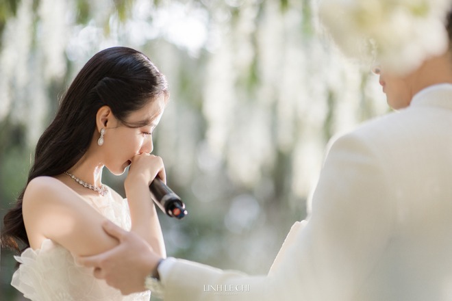 Trọn vẹn ảnh nét căng tiệc cầu hôn của Midu tại Đà Lạt: Cặp đôi trao liên hoàn nụ hôn cực ngọt, cùng làm nghi thức có 1-0-2! - Ảnh 9.