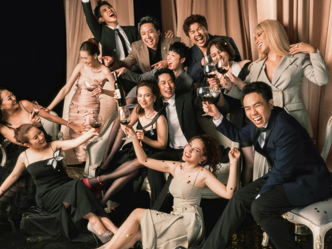 Lộ thiệp cưới của cặp đôi Vbiz về chung nhà tháng 7, Trấn Thành - Trường Giang và dàn sao khủng sẽ góp mặt? - Ảnh 6.