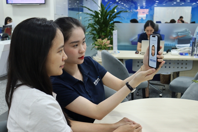 Chưa xác thực sinh trắc học tài khoản ngân hàng, muốn chuyển tiền trên 10 triệu đồng, người dùng phải làm gì? - Ảnh 2.