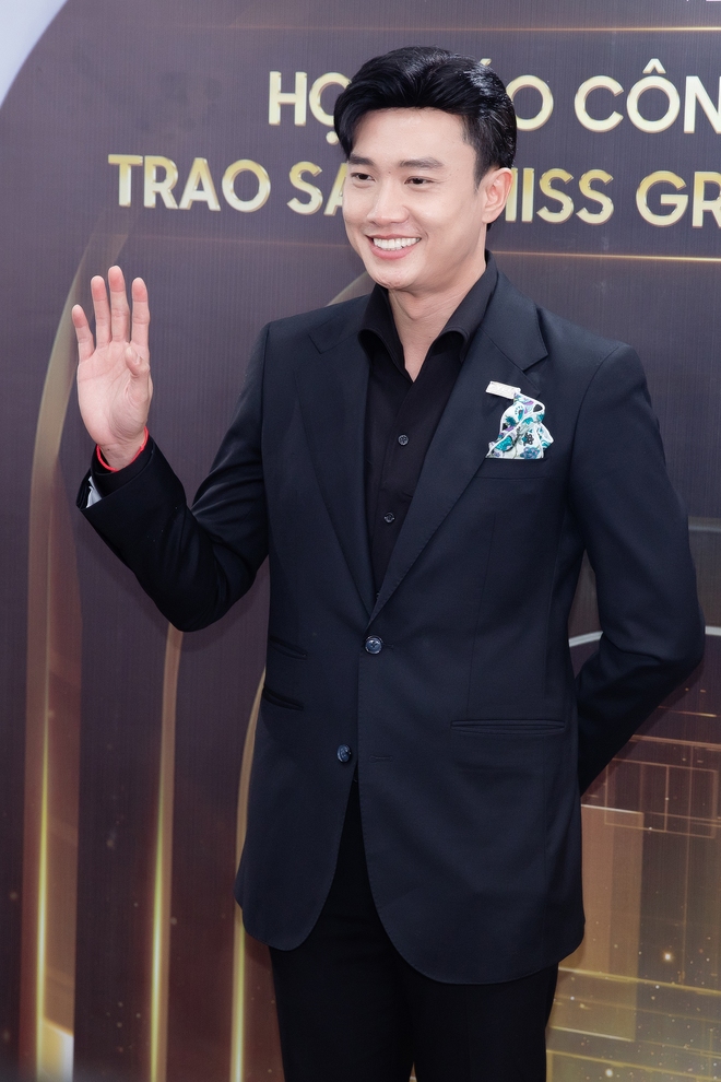 Họp báo Miss Grand Vietnam 2024: Thuỳ Tiên được gọi tên khó hiểu, bà Phạm Kim Dung lên tiếng chuyện Kỳ Duyên thi MUVN - Ảnh 10.