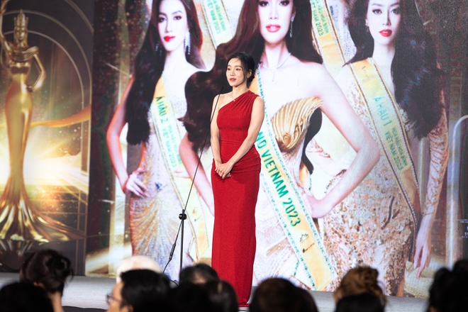 Họp báo Miss Grand Vietnam 2024: Thuỳ Tiên được gọi tên khó hiểu, bà Phạm Kim Dung lên tiếng chuyện Kỳ Duyên thi MUVN - Ảnh 12.
