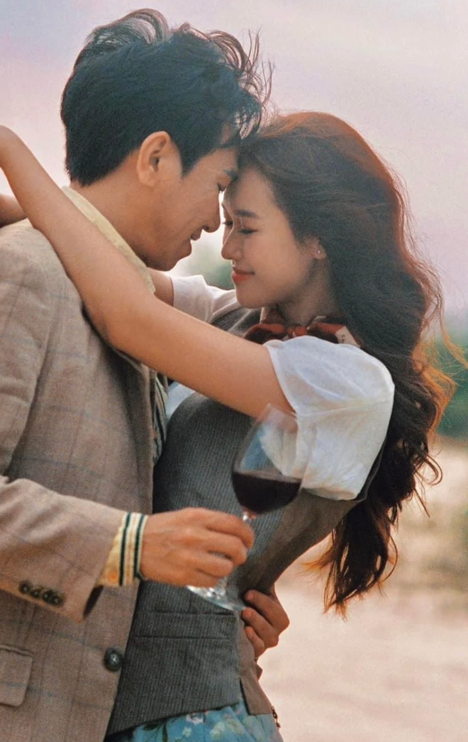 Midu cùng dàn sao khoe thiệp cưới Anh Đức, dự sẽ có nửa showbiz tụ họp! - Ảnh 11.