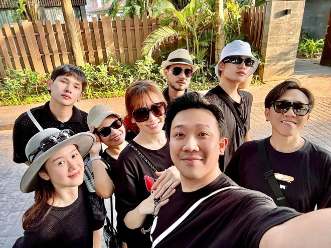 Midu cùng dàn sao khoe thiệp cưới Anh Đức, dự sẽ có nửa showbiz tụ họp! - Ảnh 4.