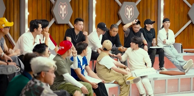 Dân mạng rần rần ủng hộ Anh Trai Vượt Ngàn Chông Gai vì là hàng real mua bản quyền! - Ảnh 9.