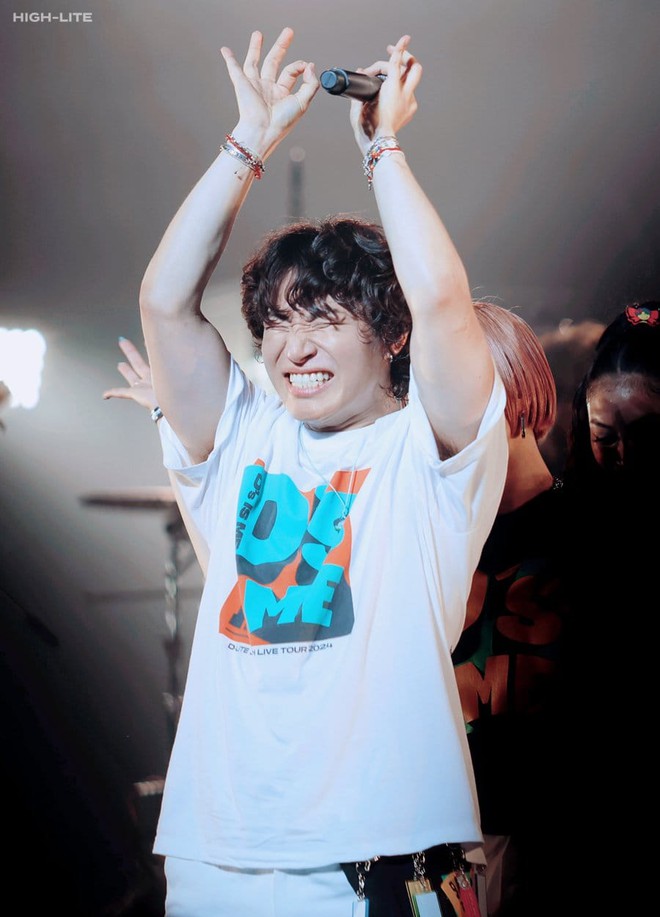 Thành viên BIGBANG uống nước mía ngay trước thềm fan day đầu tiên tại Việt Nam, idol tận hưởng mà fan lo sốt vó! - Ảnh 5.