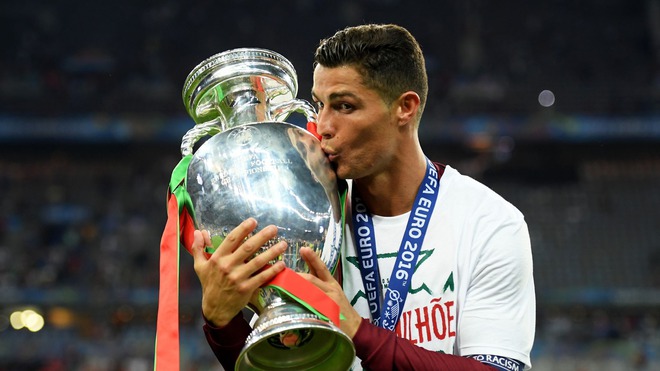 Hành trình 20 năm của Ronaldo tại Euro: Có niềm vui vỡ òa, có nước mắt cay đắng nhưng điều còn lại sau cùng là sự vĩ đại - Ảnh 5.