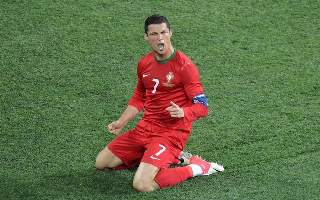 Hành trình 20 năm của Ronaldo tại Euro: Có niềm vui vỡ òa, có nước mắt cay đắng nhưng điều còn lại sau cùng là sự vĩ đại - Ảnh 4.