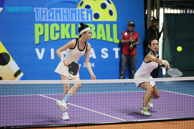 Loạt khoảnh khắc Hiền Hồ trên sân pickleball: Visual nổi bật nhưng không thấy nụ cười, thi đấu quyết tâm nhưng thành tích sấp mặt! - Ảnh 8.