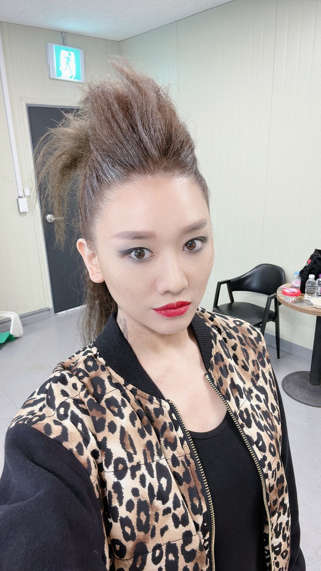 Hari Won gây sốc khi xuất hiện ở phim Hàn đang hot, tạo hình xấu nhất sự nghiệp khiến netizen nhận không ra - Ảnh 6.