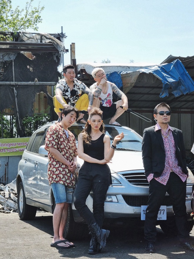 Hari Won gây sốc khi xuất hiện ở phim Hàn đang hot, tạo hình xấu nhất sự nghiệp khiến netizen nhận không ra - Ảnh 7.
