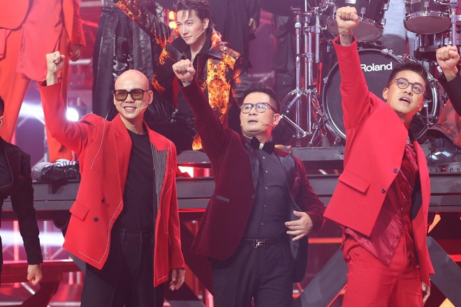 Thành tích Anh Tài đè bẹp chương trình đạo nhái đối thủ: Show hot nhất 2024 đây rồi! - Ảnh 12.