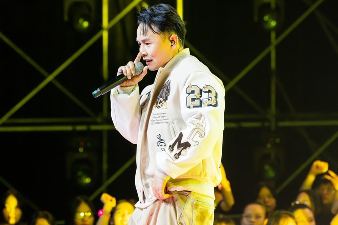 Thành tích Anh Tài đè bẹp chương trình đạo nhái đối thủ: Show hot nhất 2024 đây rồi! - Ảnh 13.