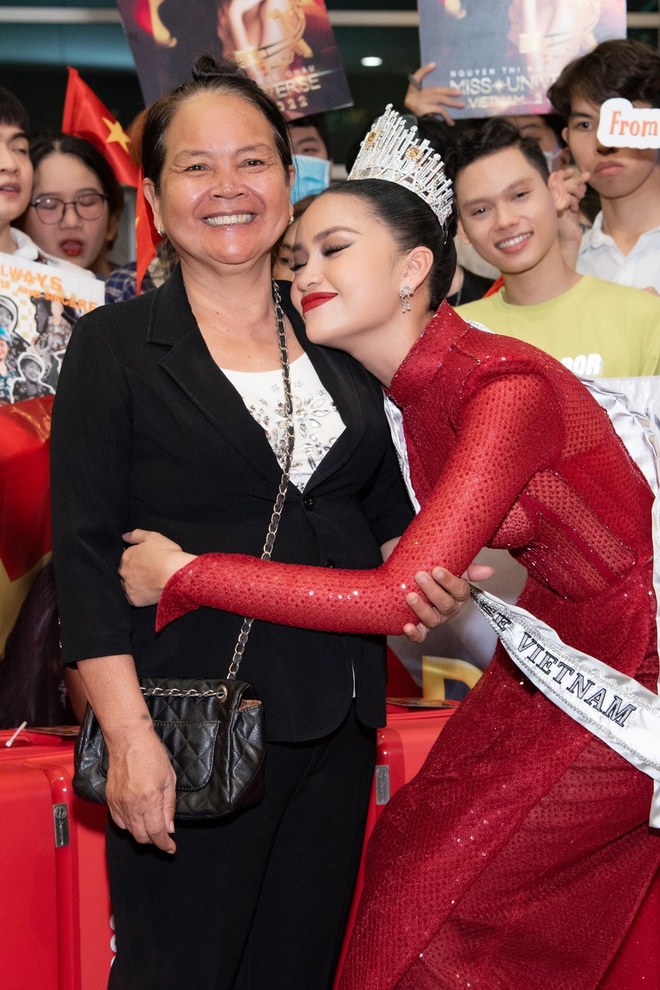 Mẹ Hoa hậu Ngọc Châu đột ngột qua đời vì tai nạn giao thông- Ảnh 4. Mẹ Hoa hậu Ngọc Châu đột ngột qua đời vì tai nạn giao thông- Ảnh 4.