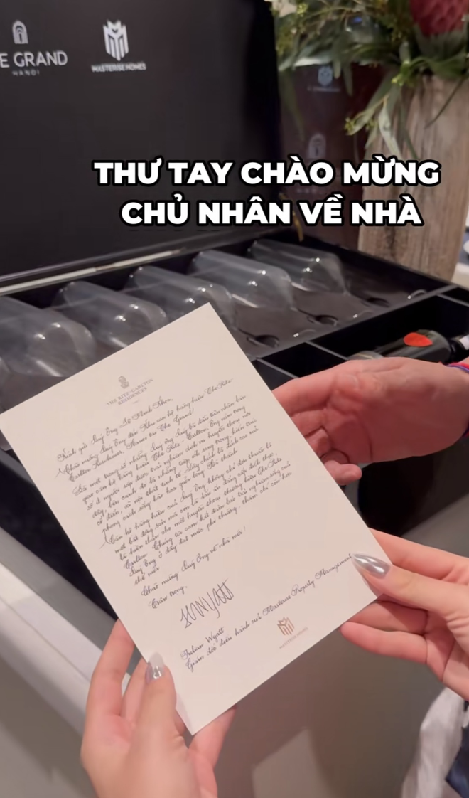 Nữ CEO "đập hộp" căn chung cư 100 tỷ trên khu "đất vàng" Hà Nội, phí dịch vụ 50 triệu/tháng gây choáng- Ảnh 2. Nữ CEO "đập hộp" căn chung cư 100 tỷ trên khu "đất vàng" Hà Nội, phí dịch vụ 50 triệu/tháng gây choáng- Ảnh 2.