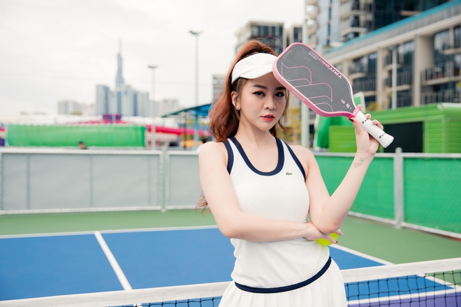 MC mặc sexy lên sân chơi Pickleball giải mã sức hút "kịch trần" của gái đẹp mê thể thao- Ảnh 17. MC mặc sexy lên sân chơi Pickleball giải mã sức hút "kịch trần" của gái đẹp mê thể thao- Ảnh 17.