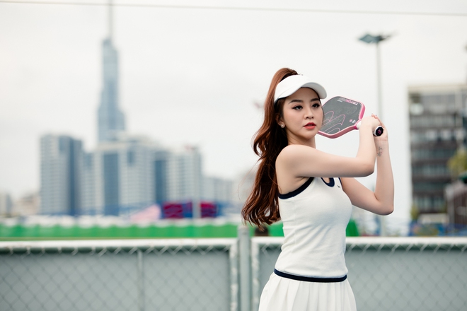 MC mặc sexy lên sân chơi Pickleball giải mã sức hút "kịch trần" của gái đẹp mê thể thao- Ảnh 5. MC mặc sexy lên sân chơi Pickleball giải mã sức hút "kịch trần" của gái đẹp mê thể thao- Ảnh 5.