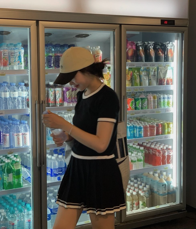 Local brand Việt đang quá khó khăn: Nhiều nơi đóng cửa, có người bay luôn 20 tỷ- Ảnh 13. Local brand Việt đang quá khó khăn: Nhiều nơi đóng cửa, có người bay luôn 20 tỷ- Ảnh 13.