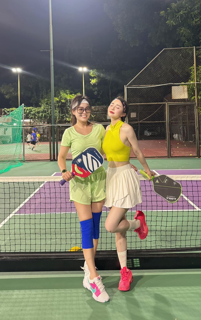 Quỳnh Nga diện đồ bộ đi đánh pickleball, hỏi netizen như vậy có ổn không?- Ảnh 7. Quỳnh Nga diện đồ bộ đi đánh pickleball, hỏi netizen như vậy có ổn không?- Ảnh 7.