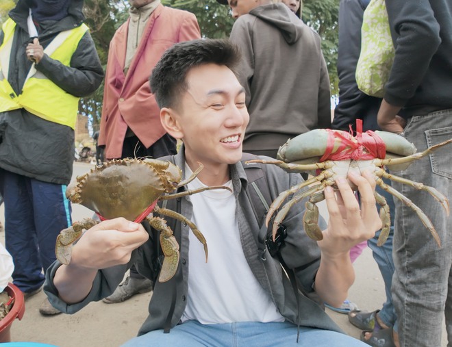 Khoai Lang Thang đã đạt được ước mơ khi tới nơi Quang Linh Vlog sinh sống- Ảnh 9. Khoai Lang Thang đã đạt được ước mơ khi tới nơi Quang Linh Vlog sinh sống- Ảnh 9.