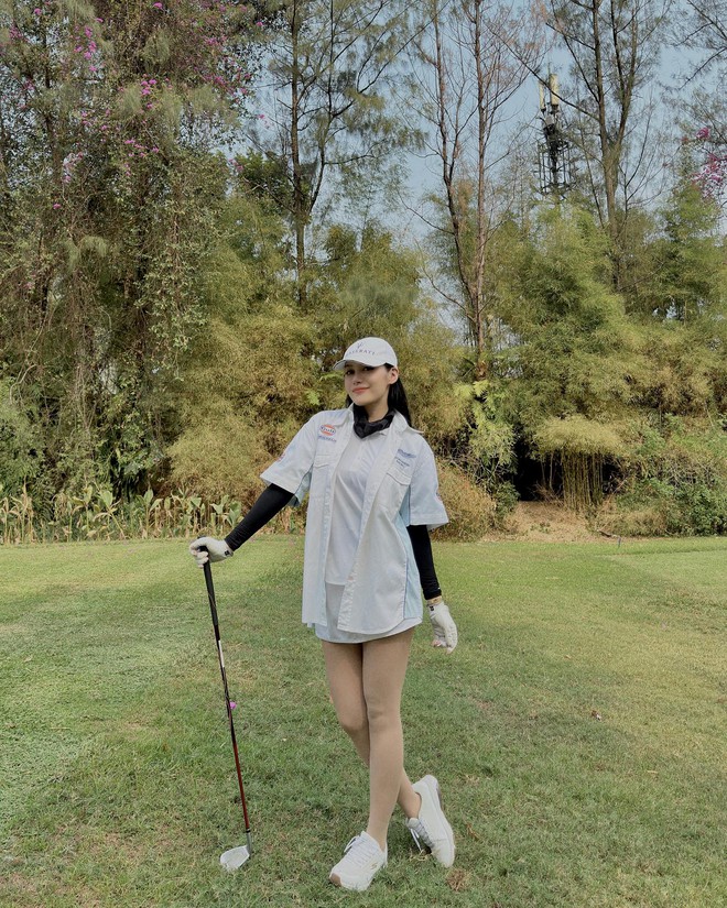 Tới lượt bạn thân Huyền Baby thành tâm điểm tranh cãi bởi đồ tập pickleball khoe lưng trần mướt mồ hôi- Ảnh 7. Tới lượt bạn thân Huyền Baby thành tâm điểm tranh cãi bởi đồ tập pickleball khoe lưng trần mướt mồ hôi- Ảnh 7.