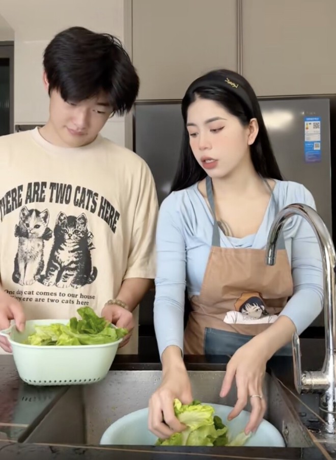 Vì sao Hằng Du Mục hội ngộ Hoa hậu Thuỳ Tiên sau biến cố gây bão?- Ảnh 5. Vì sao Hằng Du Mục hội ngộ Hoa hậu Thuỳ Tiên sau biến cố gây bão?- Ảnh 5.