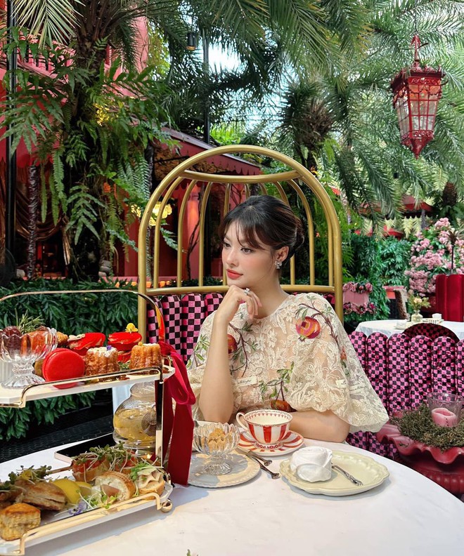 Á hậu Lona Kiều Loan để lộ hành động chuẩn mẹ bỉm mới sinh- Ảnh 7. Á hậu Lona Kiều Loan để lộ hành động chuẩn mẹ bỉm mới sinh- Ảnh 7.