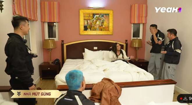 Phạm Khánh Hưng và Phan Đinh Tùng có bị cắt sóng ở Anh Trai Vượt Ngàn Chông Gai?- Ảnh 2. Phạm Khánh Hưng và Phan Đinh Tùng có bị cắt sóng ở Anh Trai Vượt Ngàn Chông Gai?- Ảnh 2.