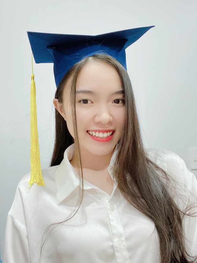 Lộ nhan sắc khi chưa thẩm mỹ của cô gái "bại trận" trước Lê Võ Quế Anh- Ảnh 4. Lộ nhan sắc khi chưa thẩm mỹ của cô gái "bại trận" trước Lê Võ Quế Anh- Ảnh 4.