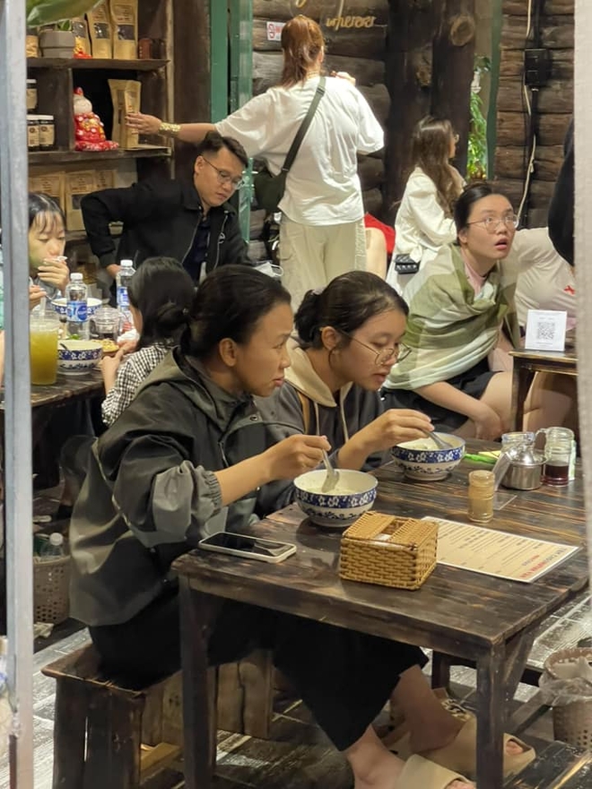 CẬP NHẬT lễ 2/9: Sapa đỉnh nóc ngập trong cờ hoa, Đà Lạt gói gọn trong hai từ "đông lạnh"- Ảnh 6. CẬP NHẬT lễ 2/9: Sapa đỉnh nóc ngập trong cờ hoa, Đà Lạt gói gọn trong hai từ "đông lạnh"- Ảnh 6.