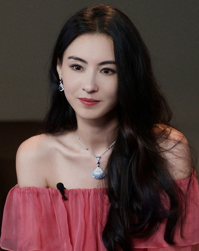 Showbiz có 1 nam thần đẹp trai đến mức được gọi là báu vật nhưng "tự huỷ" vì 1.300 bức ảnh nóng với dàn ngọc nữ- Ảnh 21. Showbiz có 1 nam thần đẹp trai đến mức được gọi là báu vật nhưng "tự huỷ" vì 1.300 bức ảnh nóng với dàn ngọc nữ- Ảnh 21.