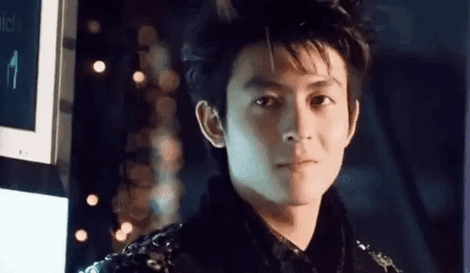 Showbiz có 1 nam thần đẹp trai đến mức được gọi là báu vật nhưng "tự huỷ" vì 1.300 bức ảnh nóng với dàn ngọc nữ- Ảnh 5. Showbiz có 1 nam thần đẹp trai đến mức được gọi là báu vật nhưng "tự huỷ" vì 1.300 bức ảnh nóng với dàn ngọc nữ- Ảnh 5.