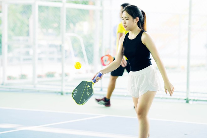 Chơi pickleball 4 ngày xuyên lễ, hội “chị đẹp” tuyên bố 1 điều bất ngờ về lời đồn lên sân giữ chồng- Ảnh 15. Chơi pickleball 4 ngày xuyên lễ, hội “chị đẹp” tuyên bố 1 điều bất ngờ về lời đồn lên sân giữ chồng- Ảnh 15.