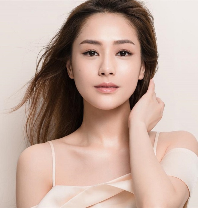 Showbiz có 1 nam thần đẹp trai đến mức được gọi là báu vật nhưng "tự huỷ" vì 1.300 bức ảnh nóng với dàn ngọc nữ- Ảnh 20. Showbiz có 1 nam thần đẹp trai đến mức được gọi là báu vật nhưng "tự huỷ" vì 1.300 bức ảnh nóng với dàn ngọc nữ- Ảnh 20.