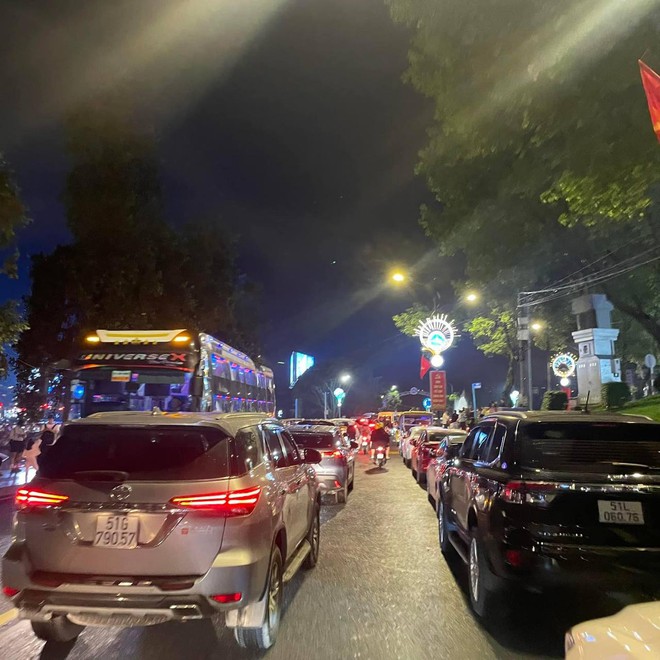 CẬP NHẬT lễ 2/9: Sapa đỉnh nóc ngập trong cờ hoa, Đà Lạt gói gọn bằng 2 từ CẬP NHẬT lễ 2/9: Sapa đỉnh nóc ngập trong cờ hoa, Đà Lạt gói gọn bằng 2 từ