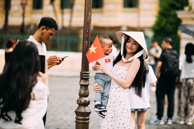 Có một TP.HCM đẹp yên bình dưới sắc cờ rực rỡ ngày Tết Độc Lập- Ảnh 28. Có một TP.HCM đẹp yên bình dưới sắc cờ rực rỡ ngày Tết Độc Lập- Ảnh 28.