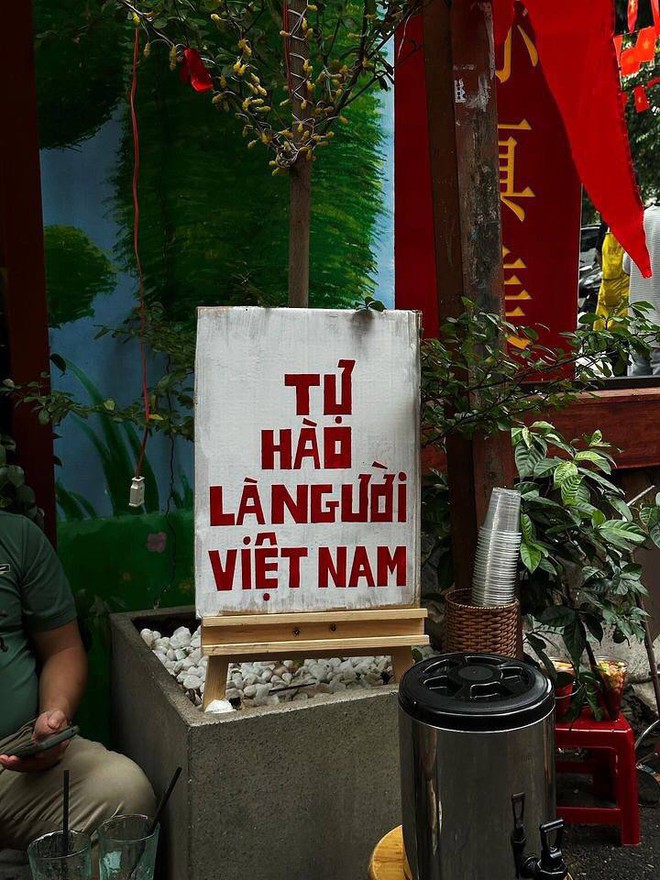 “Đi giữa cờ hoa” - khi người trẻ lan toả lòng yêu nước bằng sự “sáng tạo” đẹp đẽ thế đấy!- Ảnh 12. “Đi giữa cờ hoa” - khi người trẻ lan toả lòng yêu nước bằng sự “sáng tạo” đẹp đẽ thế đấy!- Ảnh 12.