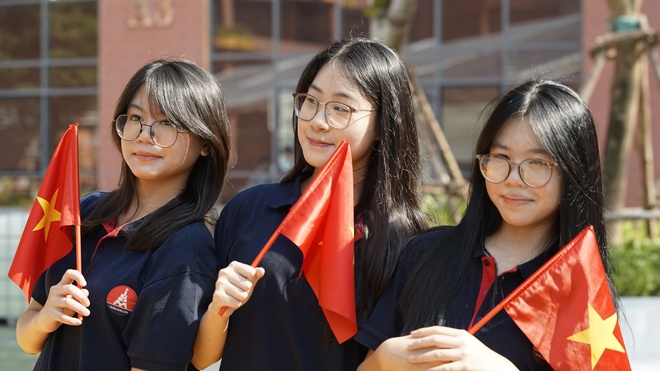 Toàn cảnh lễ khai giảng năm học mới: Rất nhanh - gọn nhưng vẫn thừa vui tươi và háo hức!- Ảnh 23. Toàn cảnh lễ khai giảng năm học mới: Rất nhanh - gọn nhưng vẫn thừa vui tươi và háo hức!- Ảnh 23.
