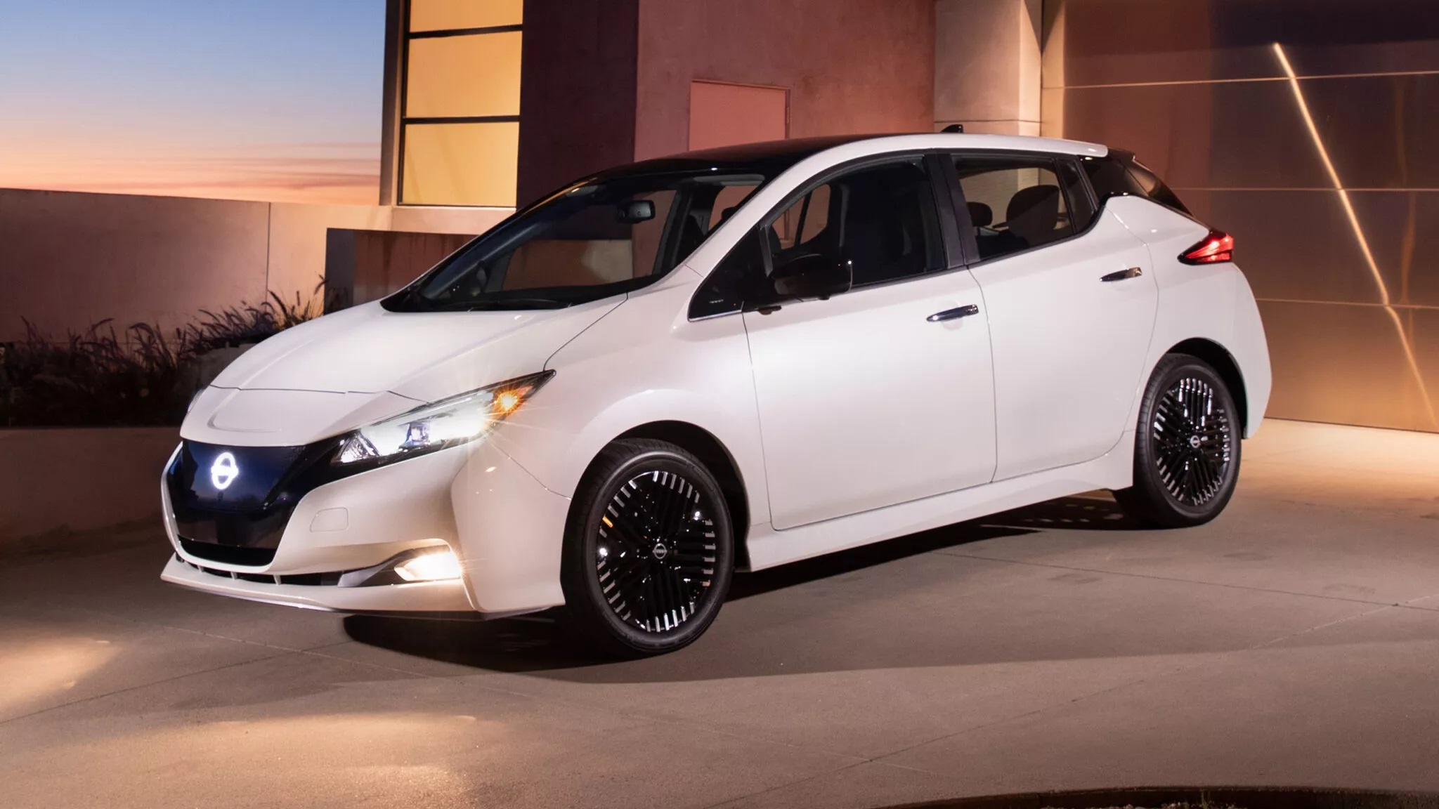 nissan leaf 1 nissan leaf 1